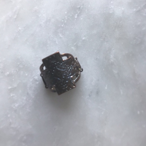 Vintage Bronze Design Ring - Picture 1 of 3